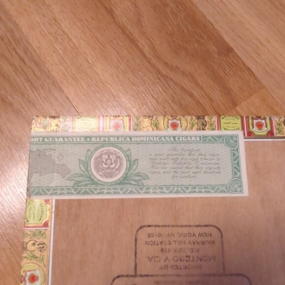 Cigar Box Macanudo Montego y Cia HRH Prince Philip Maduro Empty Wooden - Picture 5 of 8